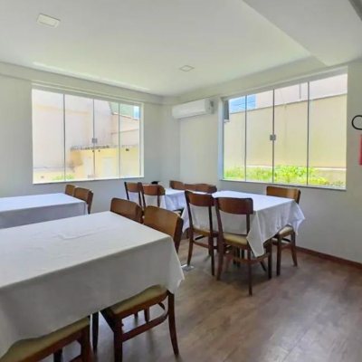 Cobertura com 258m², 3 quartos, 1 suíte, 3 garagens, no bairro Estreito em Florianópolis