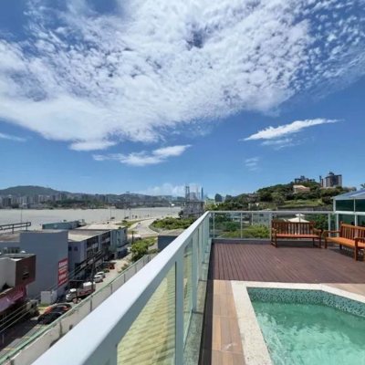 Cobertura com 258m², 3 quartos, 1 suíte, 3 garagens, no bairro Estreito em Florianópolis