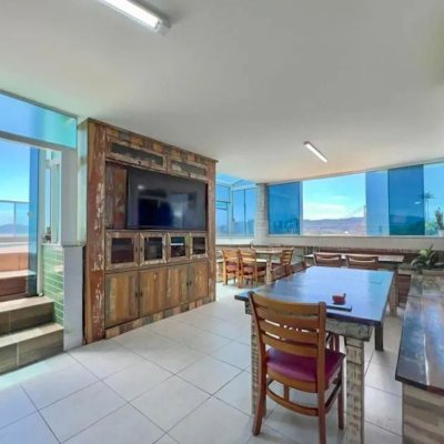 Cobertura com 258m², 3 quartos, 1 suíte, 3 garagens, no bairro Estreito em Florianópolis