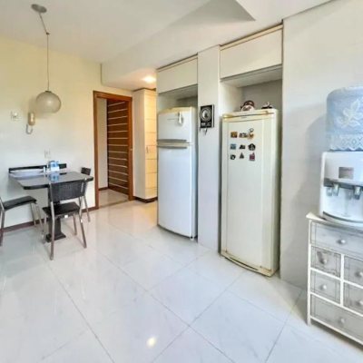 Cobertura com 258m², 3 quartos, 1 suíte, 3 garagens, no bairro Estreito em Florianópolis