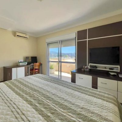 Cobertura com 258m², 3 quartos, 1 suíte, 3 garagens, no bairro Estreito em Florianópolis