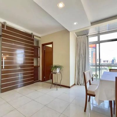 Cobertura com 258m², 3 quartos, 1 suíte, 3 garagens, no bairro Estreito em Florianópolis