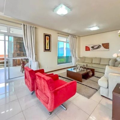 Cobertura com 258m², 3 quartos, 1 suíte, 3 garagens, no bairro Estreito em Florianópolis