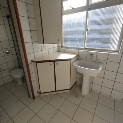 Casa Residencial/Comercial com 450m², 10 garagens, no bairro Centro em Florianópolis