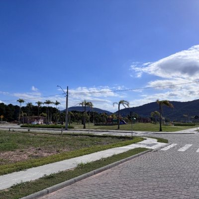 Terrenos Residenciais com 360m², no bairro São João Do Rio Vermelho em Florianópolis