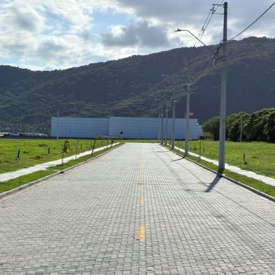 Terrenos Residenciais com 360m², no bairro São João Do Rio Vermelho em Florianópolis