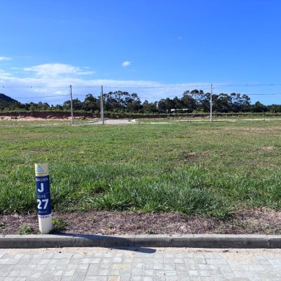 Terrenos Residenciais com 360m², no bairro São João Do Rio Vermelho em Florianópolis