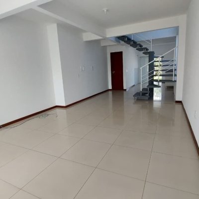 Casa Residencial com 98m², 3 quartos, 1 suíte, 1 garagem, no bairro Campeche em Florianópolis