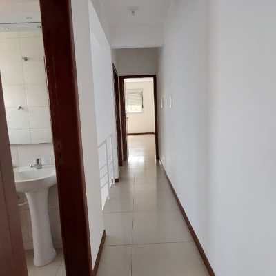 Casa Residencial com 98m², 3 quartos, 1 suíte, 1 garagem, no bairro Campeche em Florianópolis