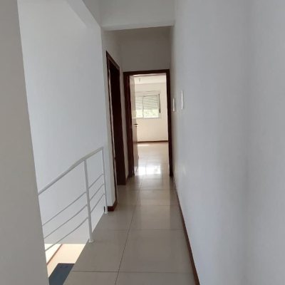 Casa Residencial com 98m², 3 quartos, 1 suíte, 1 garagem, no bairro Campeche em Florianópolis