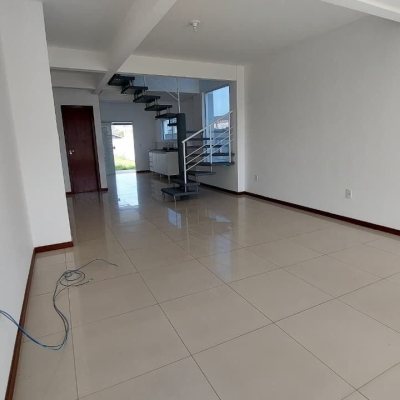 Casa Residencial com 98m², 3 quartos, 1 suíte, 1 garagem, no bairro Campeche em Florianópolis