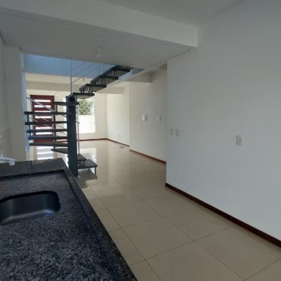 Casa Residencial com 98m², 3 quartos, 1 suíte, 1 garagem, no bairro Campeche em Florianópolis