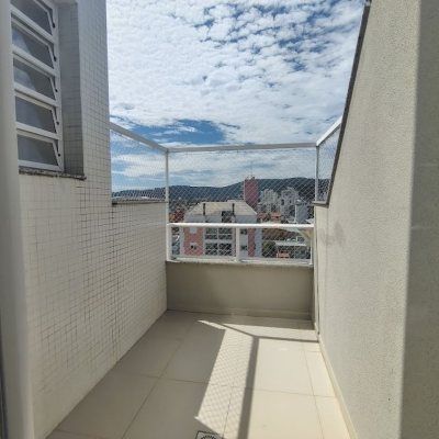 Cobertura com 115m², 3 quartos, 2 suítes, 2 garagens, no bairro Trindade em Florianópolis