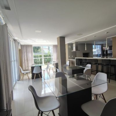 Cobertura com 115m², 3 quartos, 2 suítes, 2 garagens, no bairro Trindade em Florianópolis