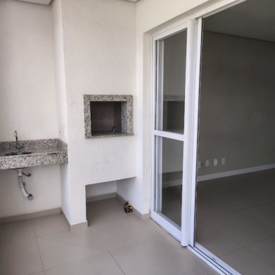 Cobertura com 115m², 3 quartos, 2 suítes, 2 garagens, no bairro Trindade em Florianópolis