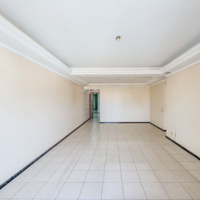 Apartamentos com 113m², 3 quartos, 1 suíte, 2 garagens, no bairro Centro em Florianópolis