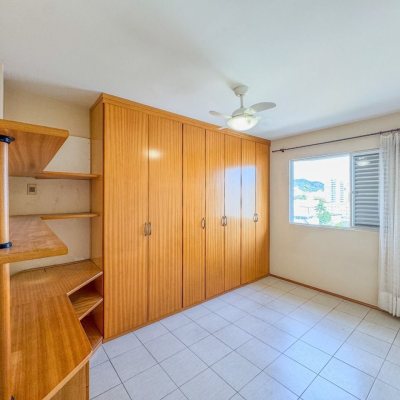 Apartamentos com 113m², 3 quartos, 1 suíte, 2 garagens, no bairro Centro em Florianópolis