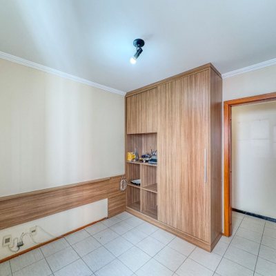 Apartamentos com 113m², 3 quartos, 1 suíte, 2 garagens, no bairro Centro em Florianópolis
