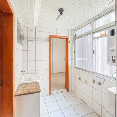 Apartamentos com 113m², 3 quartos, 1 suíte, 2 garagens, no bairro Centro em Florianópolis