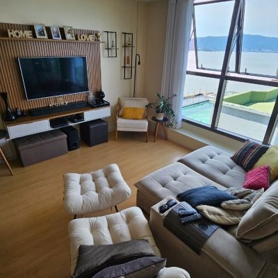 Apartamentos com 130m², 3 quartos, 1 suíte, 2 garagens, no bairro Coqueiros em Florianópolis