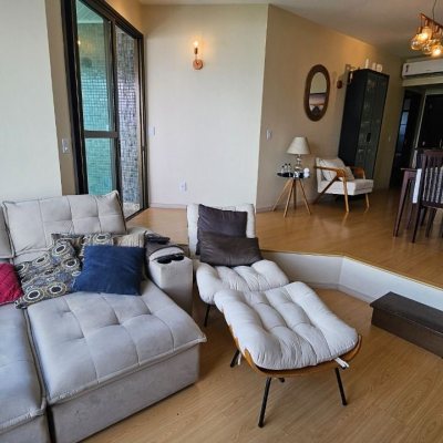 Apartamentos com 130m², 3 quartos, 1 suíte, 2 garagens, no bairro Coqueiros em Florianópolis