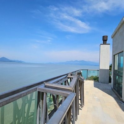 Apartamentos com 130m², 3 quartos, 1 suíte, 2 garagens, no bairro Coqueiros em Florianópolis