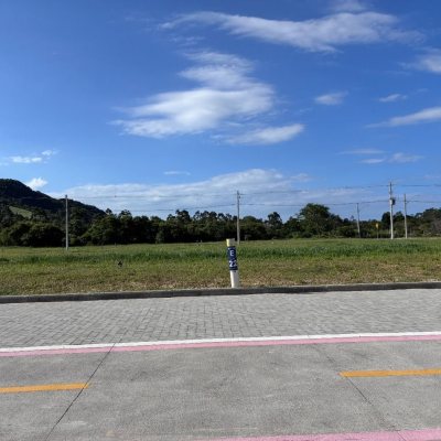 Terrenos Residenciais com 375m², no bairro São João Do Rio Vermelho em Florianópolis
