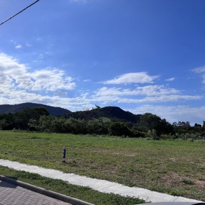 Terrenos Residenciais com 375m², no bairro São João Do Rio Vermelho em Florianópolis