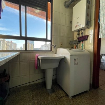 Apartamentos com 109m², 3 quartos, 1 suíte, 1 garagem, no bairro Centro em Florianópolis