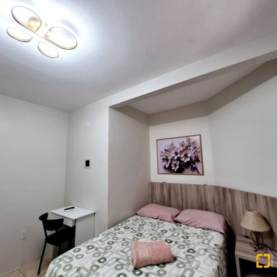 Pousada com 560m², 10 quartos, 2 suítes, 8 garagens, no bairro Canasvieiras em Florianópolis