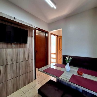 Pousada com 560m², 10 quartos, 2 suítes, 8 garagens, no bairro Canasvieiras em Florianópolis