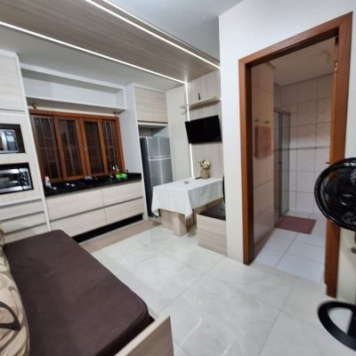 Pousada com 560m², 10 quartos, 2 suítes, 8 garagens, no bairro Canasvieiras em Florianópolis