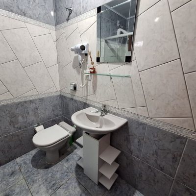 Pousada com 560m², 10 quartos, 2 suítes, 8 garagens, no bairro Canasvieiras em Florianópolis