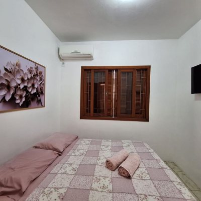 Pousada com 560m², 10 quartos, 2 suítes, 8 garagens, no bairro Canasvieiras em Florianópolis