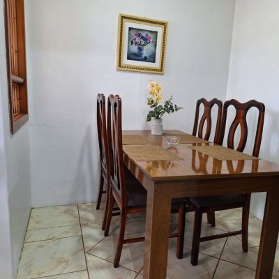 Pousada com 560m², 10 quartos, 2 suítes, 8 garagens, no bairro Canasvieiras em Florianópolis