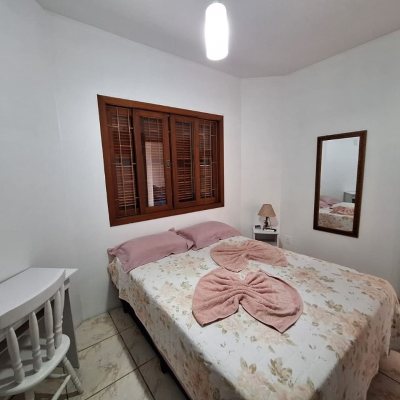 Pousada com 560m², 10 quartos, 2 suítes, 8 garagens, no bairro Canasvieiras em Florianópolis