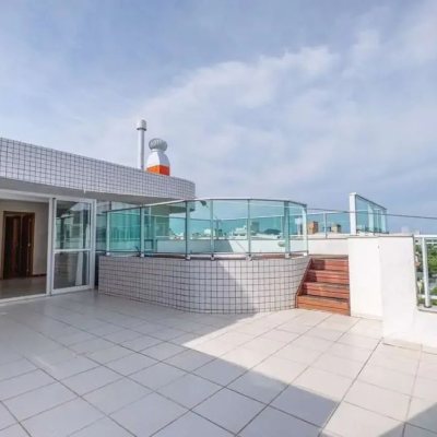 Cobertura com 132m², 2 quartos, 1 suíte, 2 garagens, no bairro Ingleses do Rio Vermelho em Florianópolis