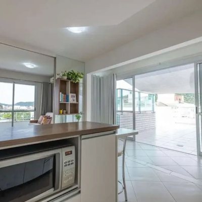 Cobertura com 132m², 2 quartos, 1 suíte, 2 garagens, no bairro Ingleses do Rio Vermelho em Florianópolis