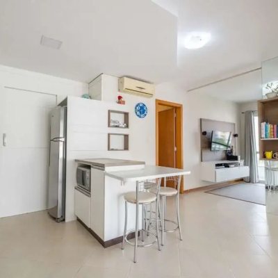 Cobertura com 132m², 2 quartos, 1 suíte, 2 garagens, no bairro Ingleses do Rio Vermelho em Florianópolis