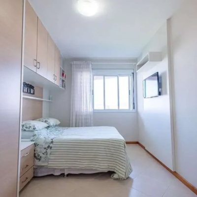 Cobertura com 132m², 2 quartos, 1 suíte, 2 garagens, no bairro Ingleses do Rio Vermelho em Florianópolis