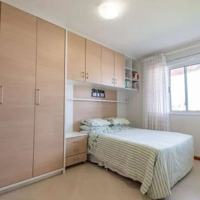 Cobertura com 132m², 2 quartos, 1 suíte, 2 garagens, no bairro Ingleses do Rio Vermelho em Florianópolis