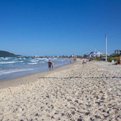 Cobertura com 132m², 2 quartos, 1 suíte, 2 garagens, no bairro Ingleses do Rio Vermelho em Florianópolis