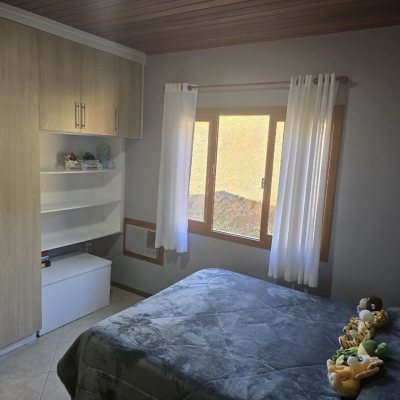 Sitio com 250m², 5 quartos, 1 suíte, 4 garagens, no bairro Cova Triste em Garopaba