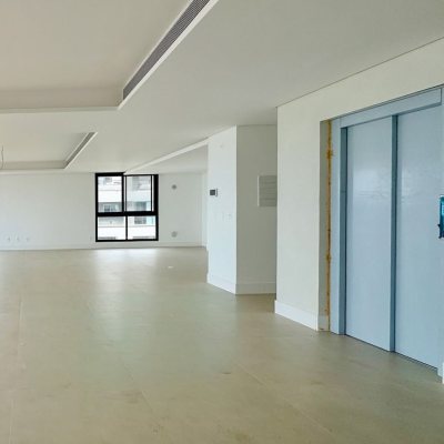 Apartamentos com 275m², 4 quartos, 4 suítes, 2 garagens, no bairro Jurerê em Florianópolis