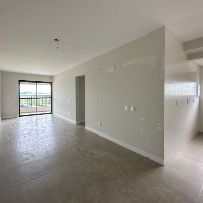 Apartamentos com 94m², 3 quartos, 1 suíte, 2 garagens, no bairro Saco Grande em Florianópolis