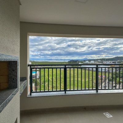 Apartamentos com 94m², 3 quartos, 1 suíte, 2 garagens, no bairro Saco Grande em Florianópolis