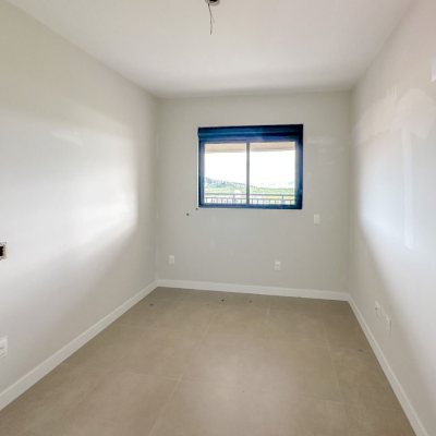 Apartamentos com 94m², 3 quartos, 1 suíte, 2 garagens, no bairro Saco Grande em Florianópolis