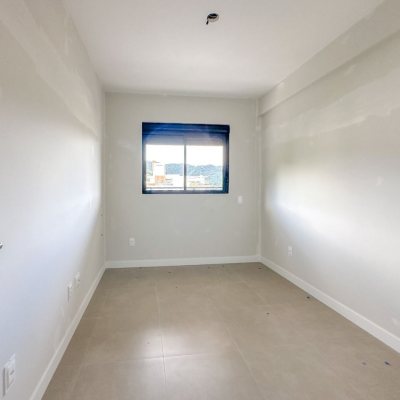 Apartamentos com 98m², 3 quartos, 1 suíte, 2 garagens, no bairro Saco Grande em Florianópolis