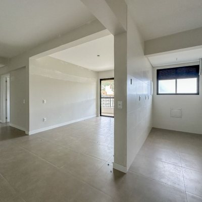 Apartamentos com 98m², 3 quartos, 1 suíte, 2 garagens, no bairro Saco Grande em Florianópolis