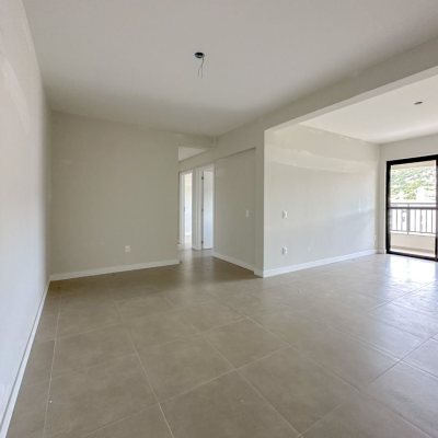 Apartamentos com 98m², 3 quartos, 1 suíte, 2 garagens, no bairro Saco Grande em Florianópolis